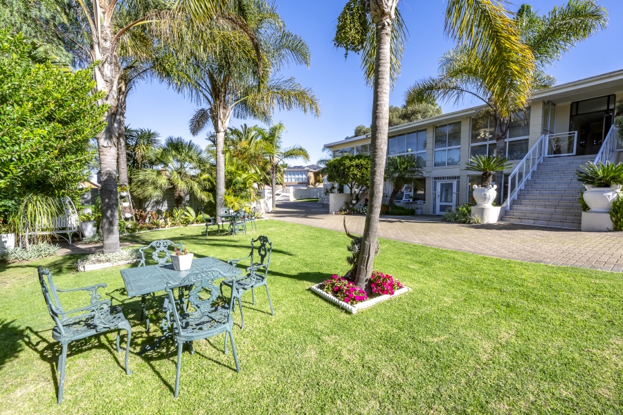 8 Bedroom Property for Sale in Brackenfell South Western Cape